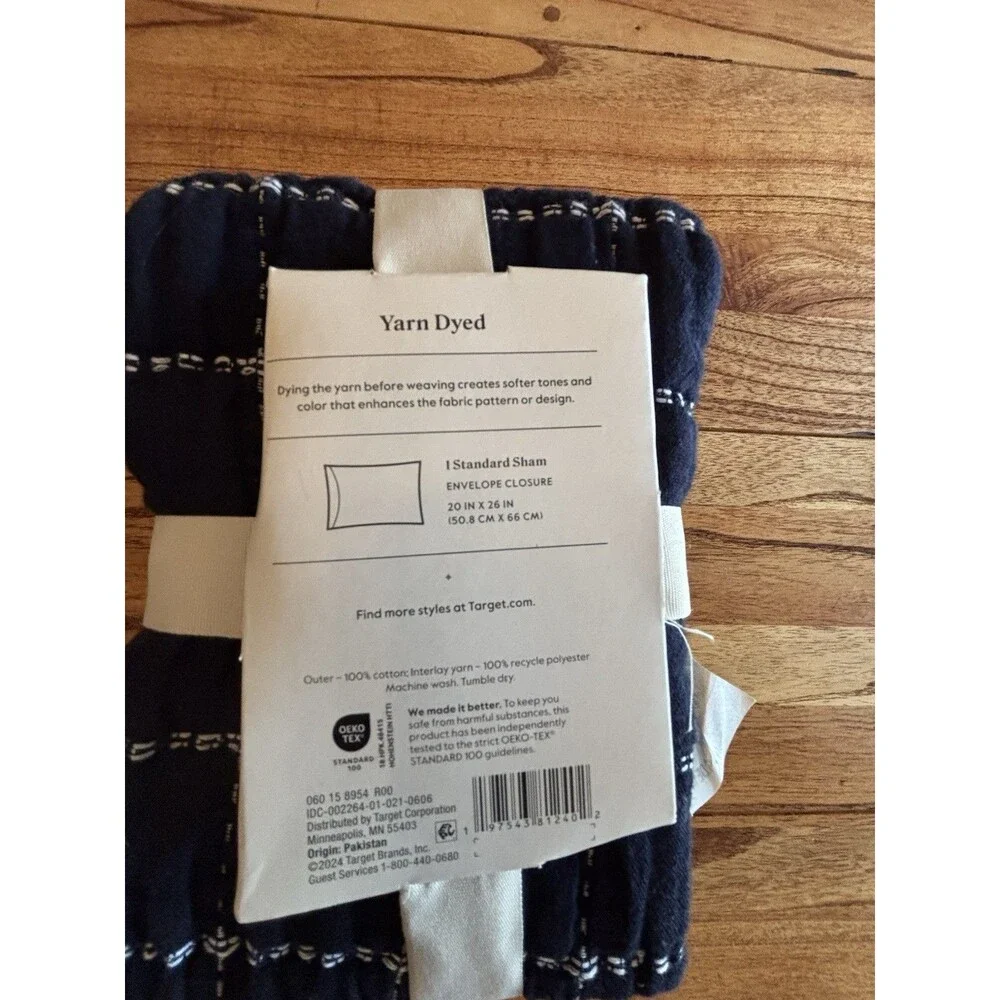 Standard Yarn Dye Crinkle Grid Quilt Sham Ivory/Navy Threshold 20”x26”